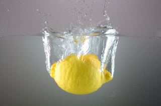 Obst in Wasser / Fruit in water