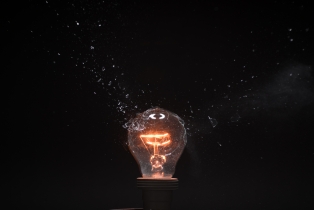 Gluhbirnen / Glass Bulbs