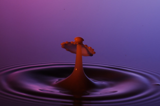 Tropfen in Wasser (120)