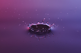 Tropfen in Wasser (4)