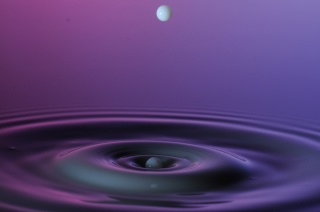 Tropfen in Wasser (60)