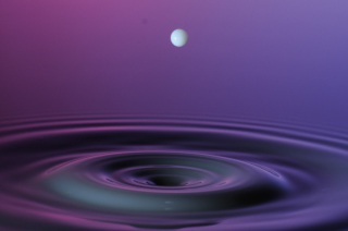 Tropfen in Wasser (69)