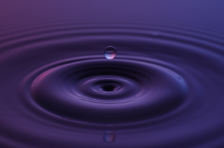 Tropfen in Wasser (6)