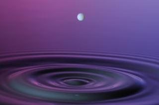 Tropfen in Wasser (78)