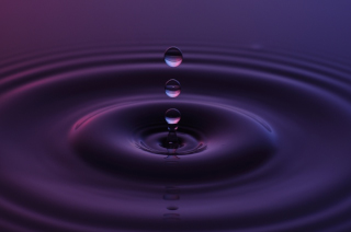 Tropfen in Wasser (7)