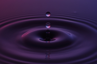 Tropfen in Wasser (8)